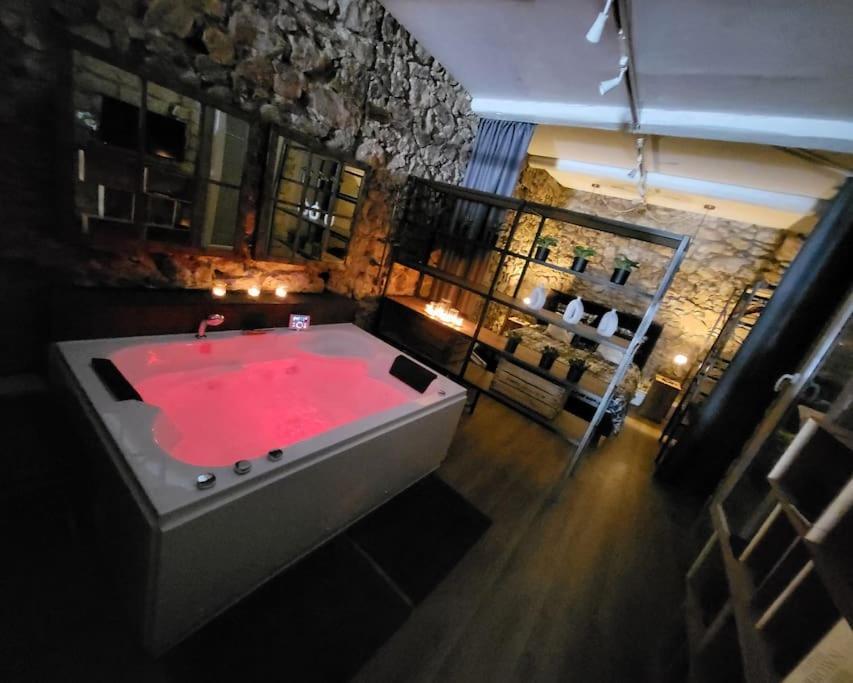 Le 79 Balneo Loft Deco Authentique Centre Climatisation Apartman Sète Kültér fotó